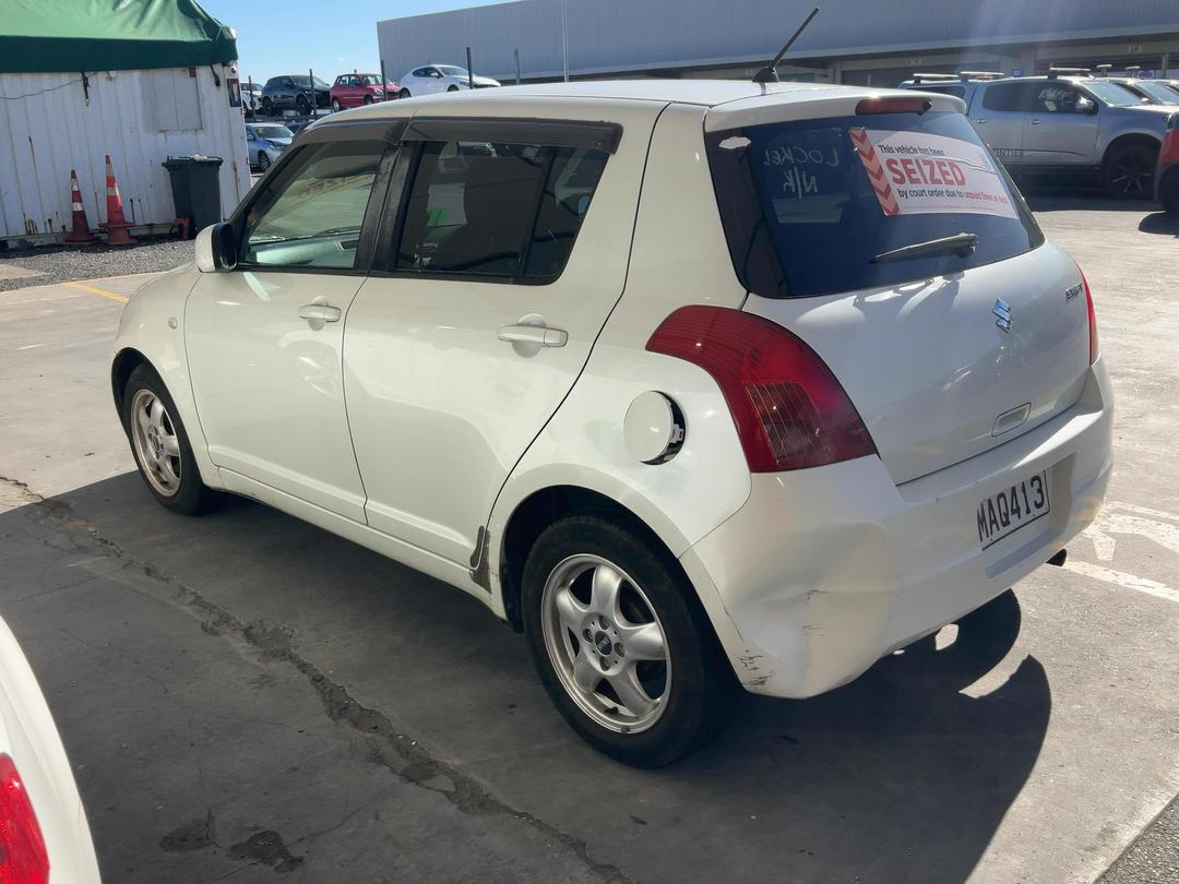 Photo '4' of Suzuki Swift Photo '4' of Suzuki Swift