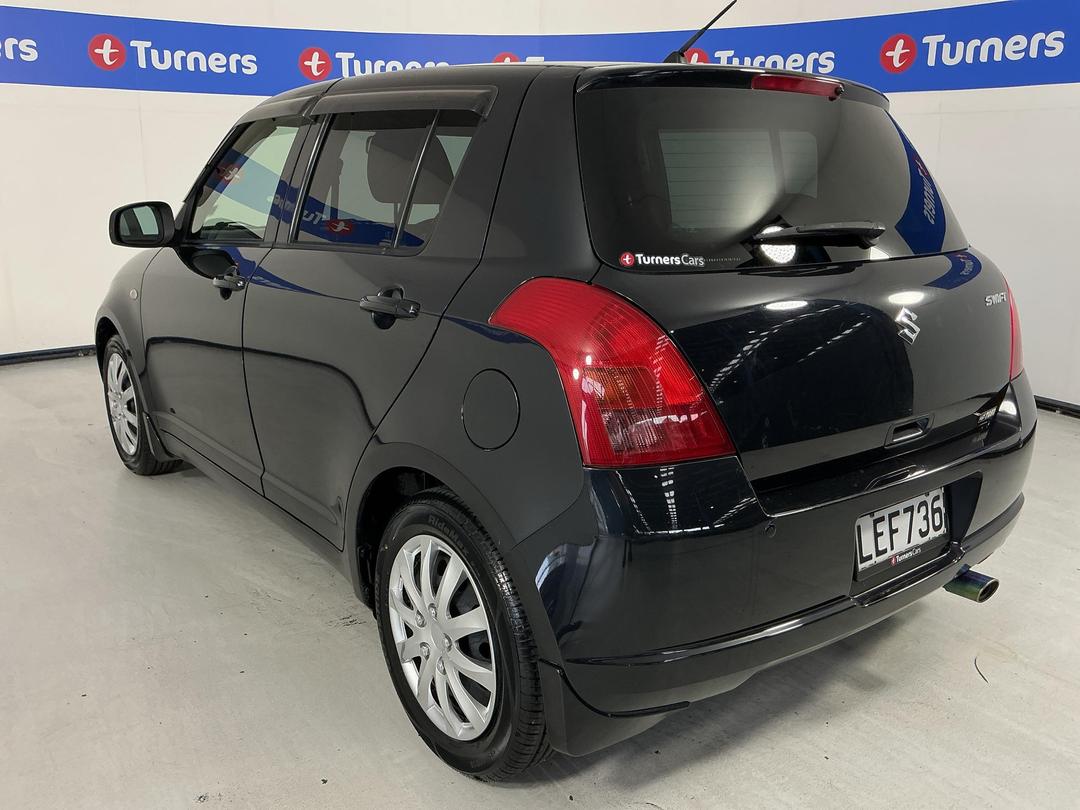 Photo '5' of Suzuki Swift