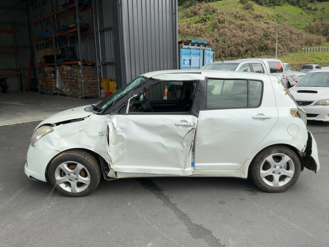 Photo '6' of Suzuki Swift Glxh2 LTD