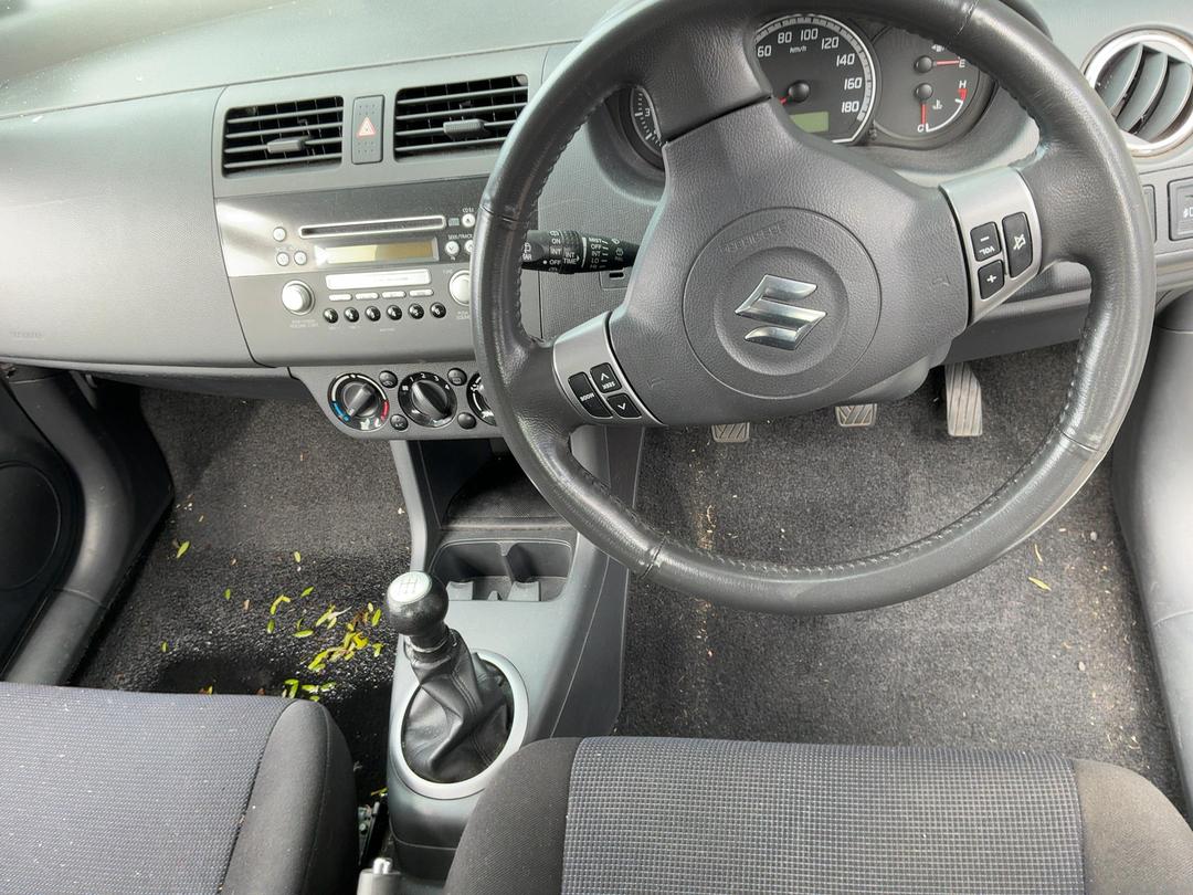 Photo '14' of Suzuki Swift Glxh2 LTD