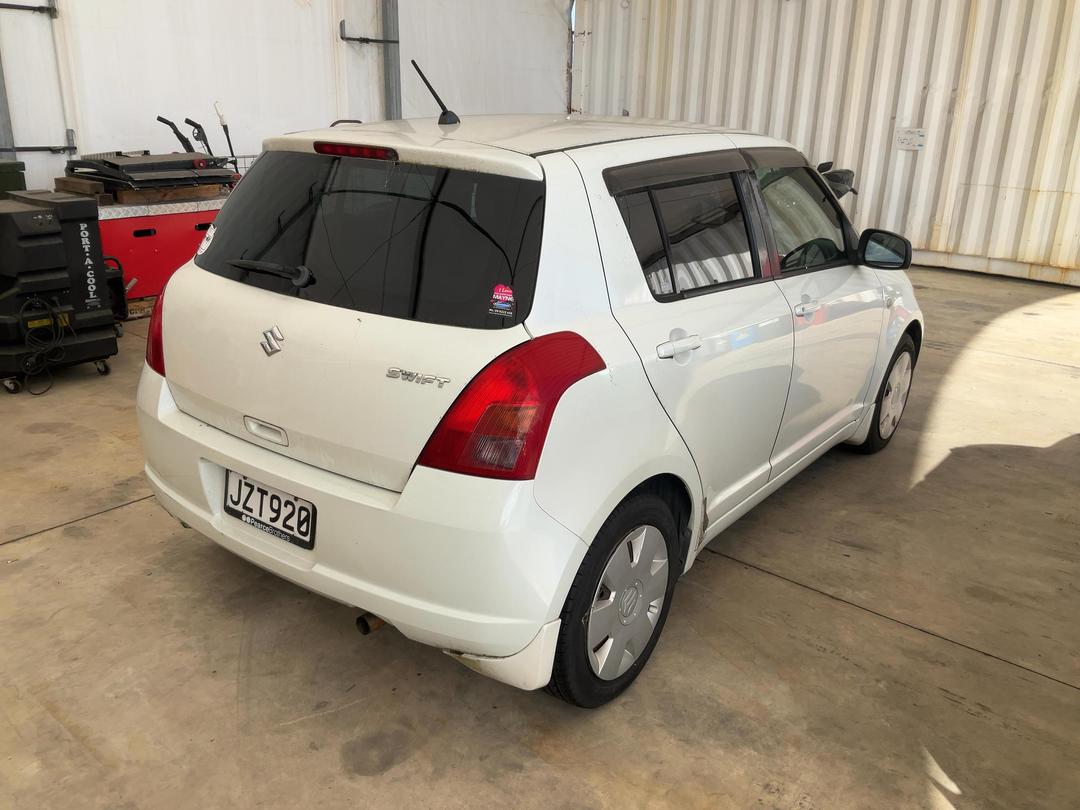 Photo '6' of Suzuki Swift