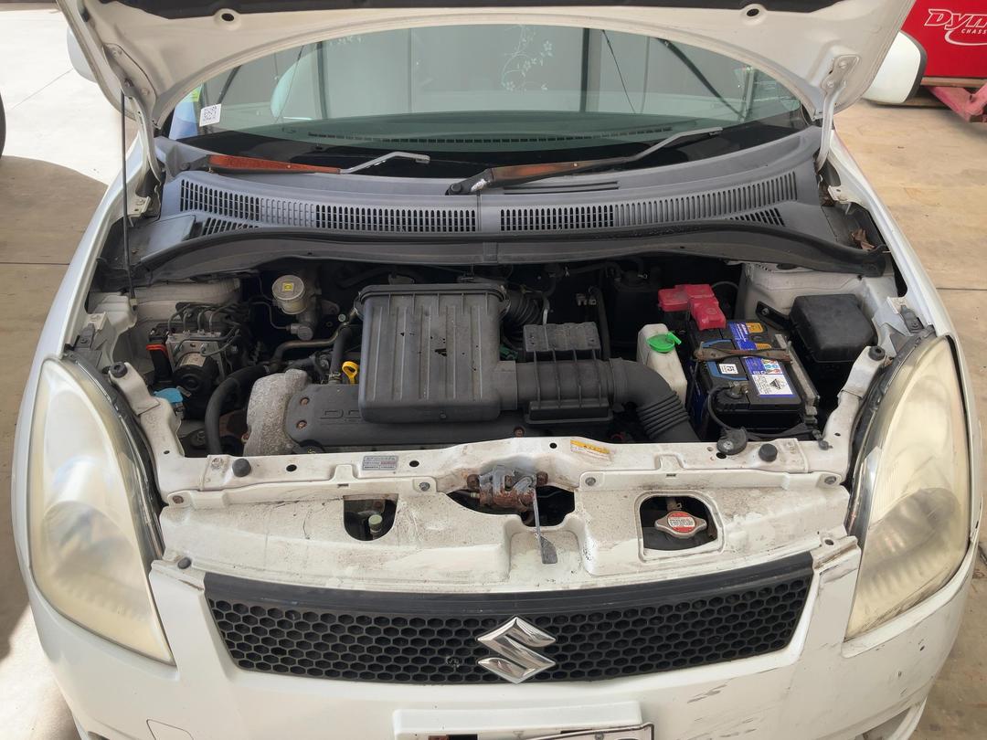 Photo '15' of Suzuki Swift