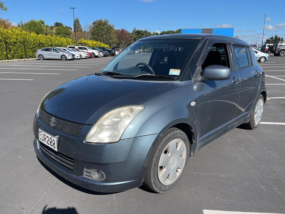 Photo '4' of Suzuki Swift