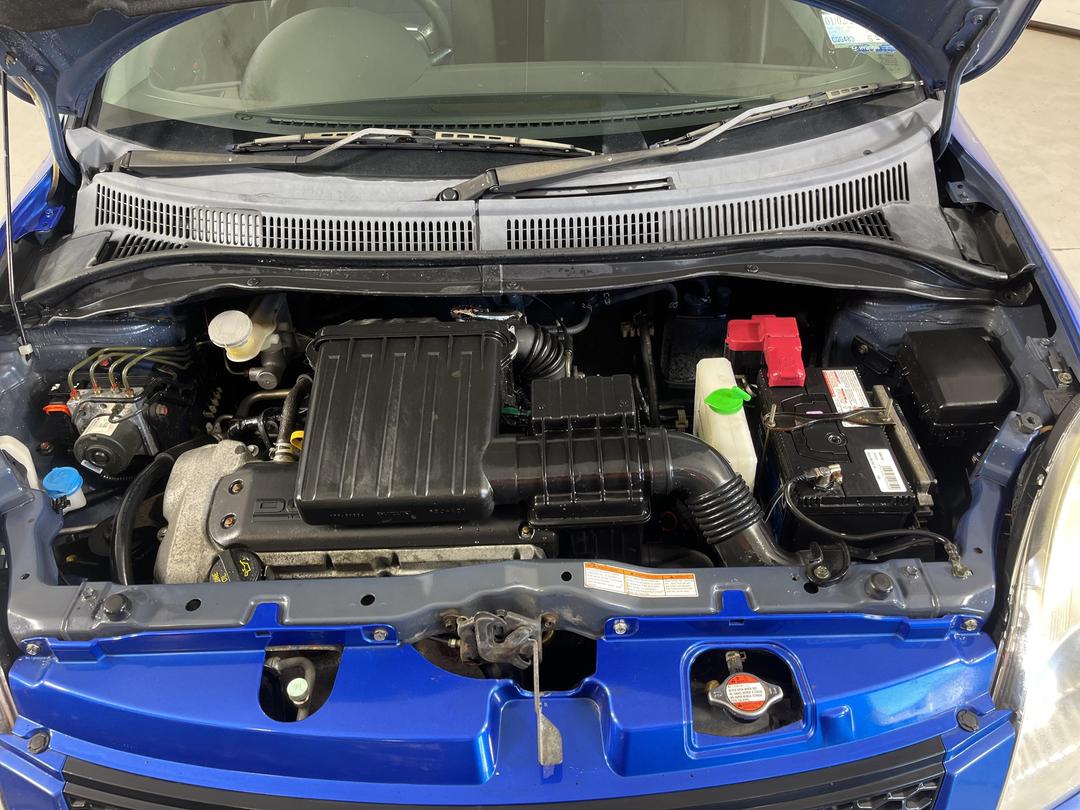 Photo '13' of Suzuki Swift