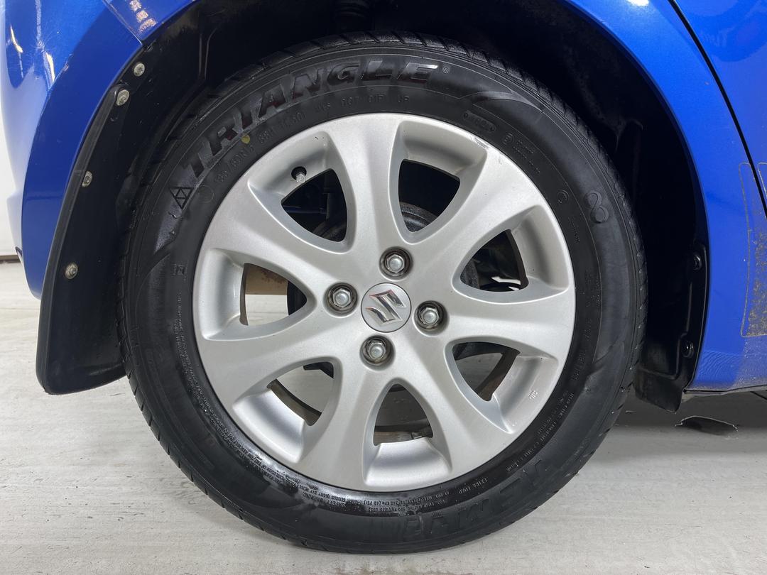 Photo '12' of Suzuki Swift