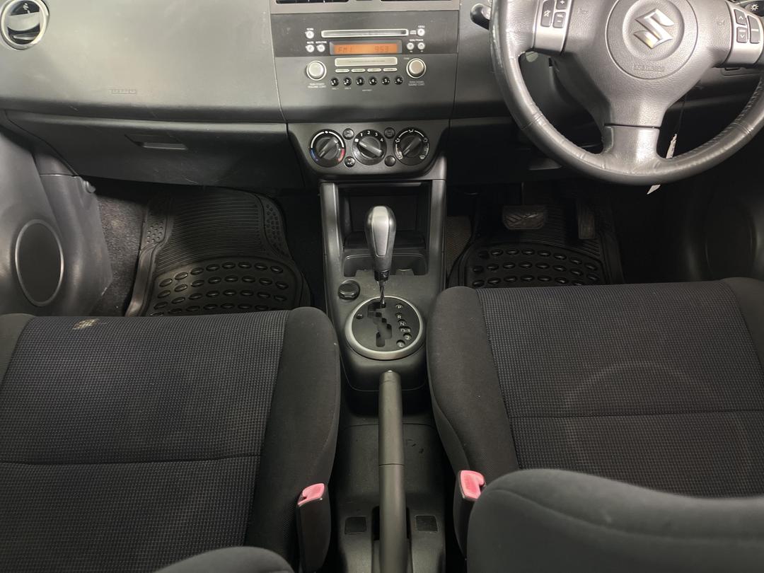 Photo '23' of Suzuki Swift