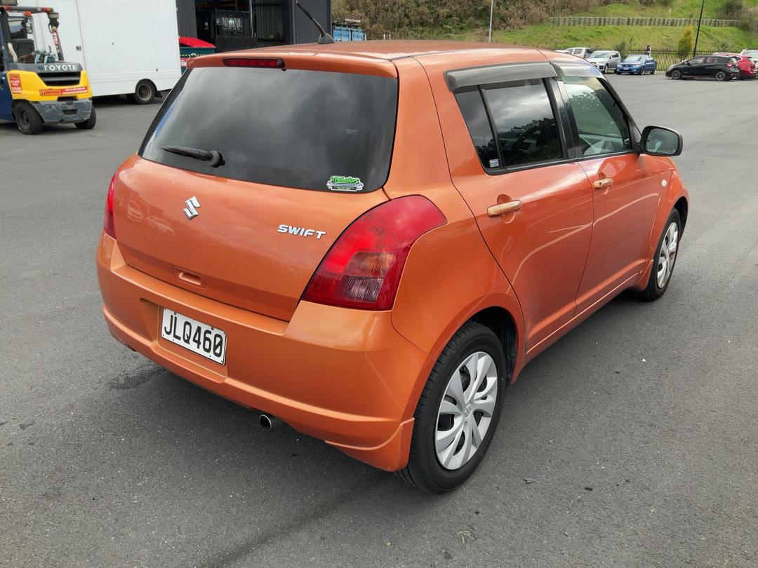 Photo '4' of Suzuki Swift