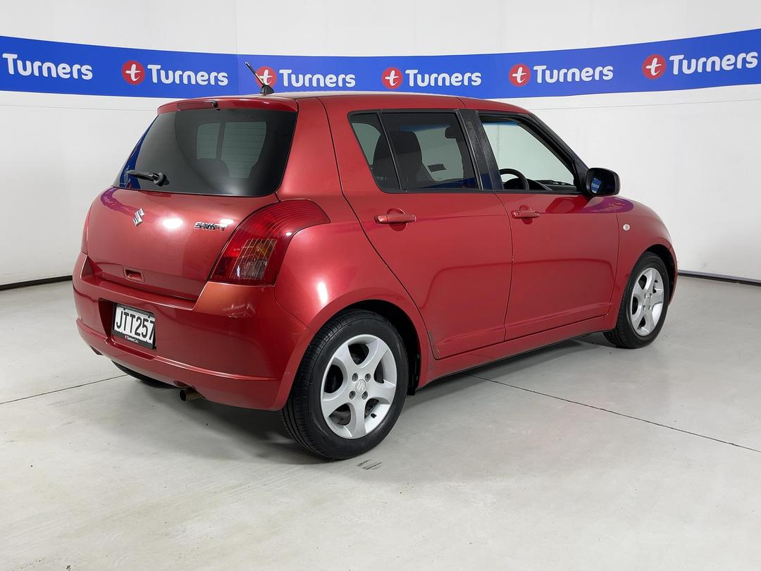 Photo '7' of Suzuki Swift