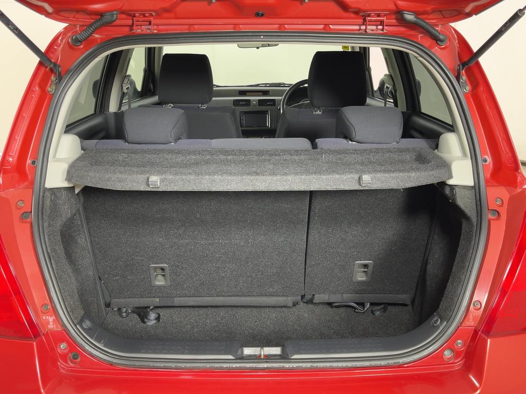 Photo '14' of Suzuki Swift
