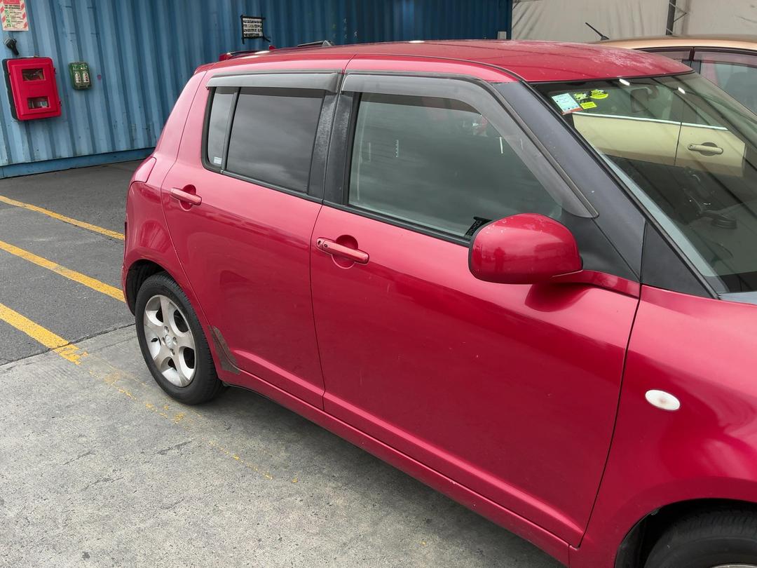 Photo '2' of Suzuki Swift Photo '2' of Suzuki Swift