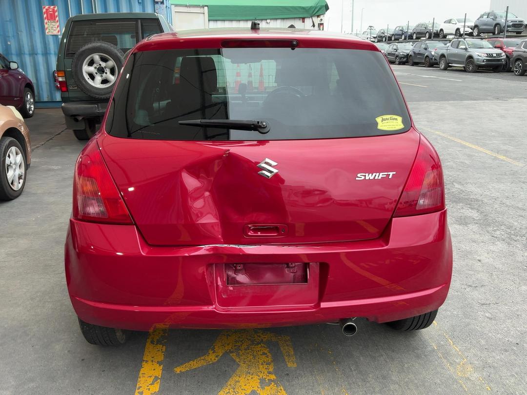 Photo '15' of Suzuki Swift Photo '15' of Suzuki Swift