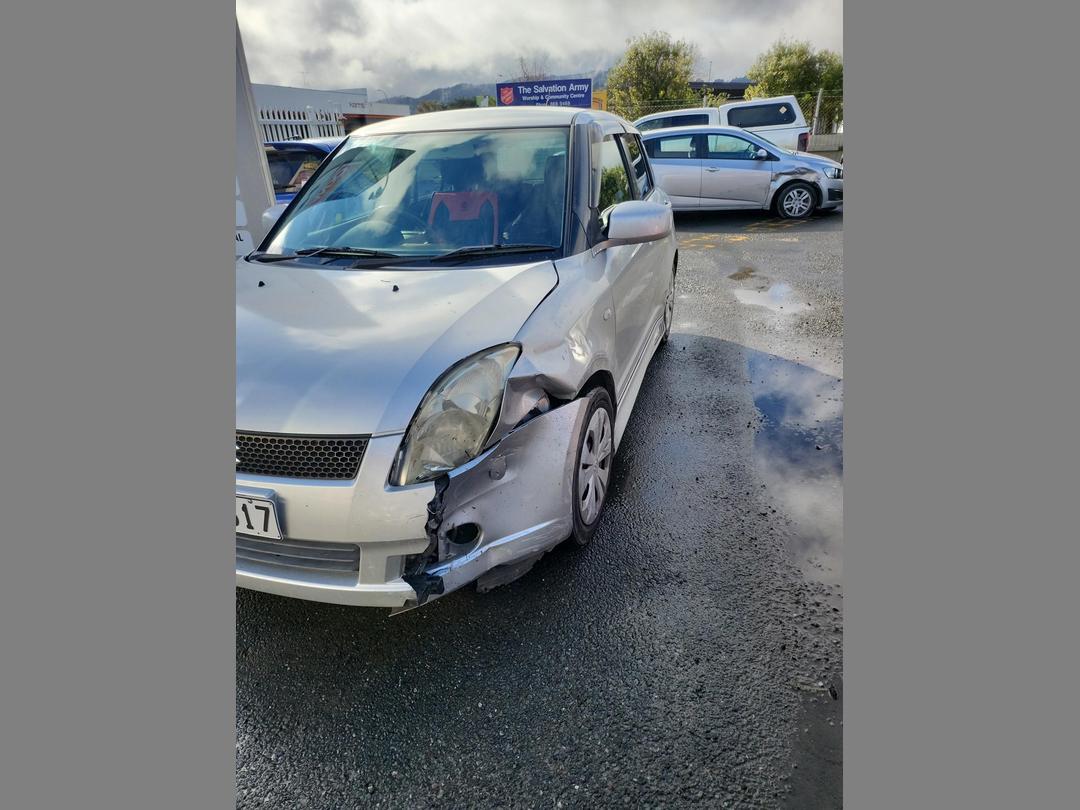Photo '3' of Suzuki Swift Photo '3' of Suzuki Swift