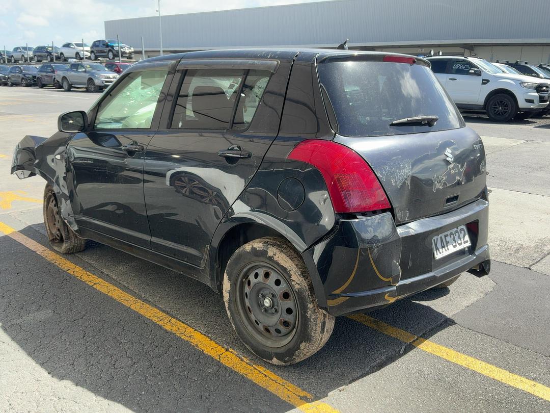 Photo '4' of Suzuki Swift Photo '4' of Suzuki Swift