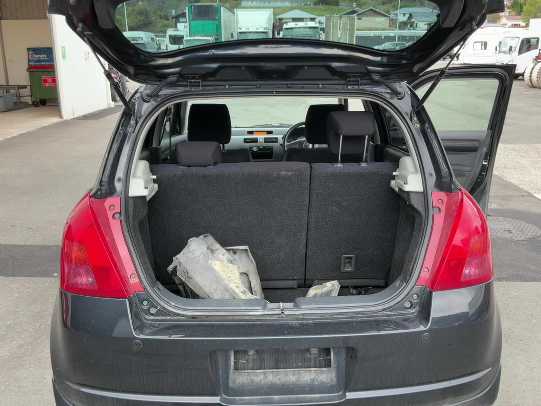 Photo '19' of Suzuki Swift Photo '19' of Suzuki Swift