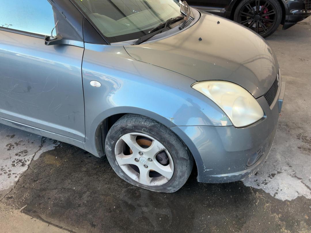 Photo '3' of Suzuki Swift Photo '3' of Suzuki Swift
