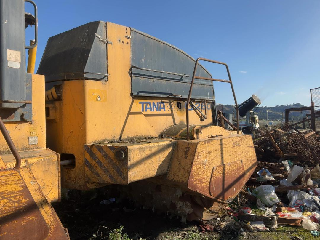 Photo '8' of Tana G260 Bulldozer