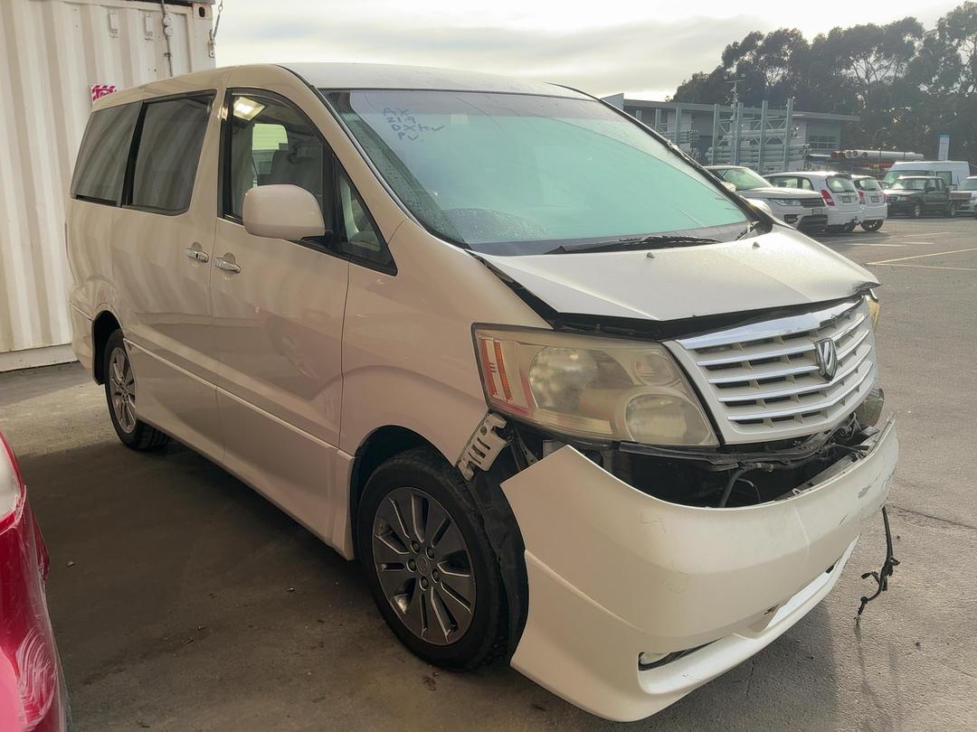 Photo '5' of Toyota Alphard Photo '5' of Toyota Alphard