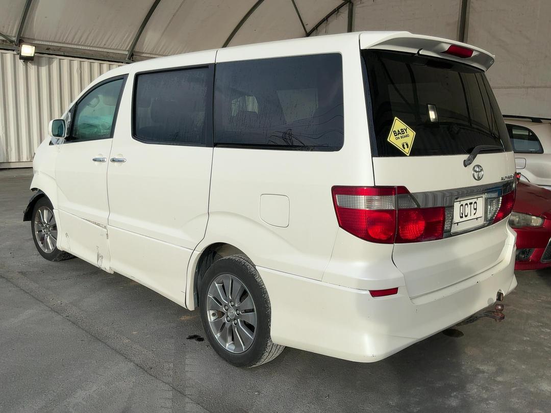 Photo '8' of Toyota Alphard Photo '8' of Toyota Alphard