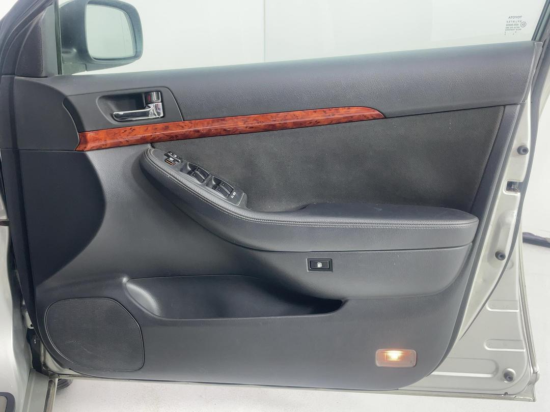 Photo '13' of Toyota Avensis Photo '13' of Toyota Avensis