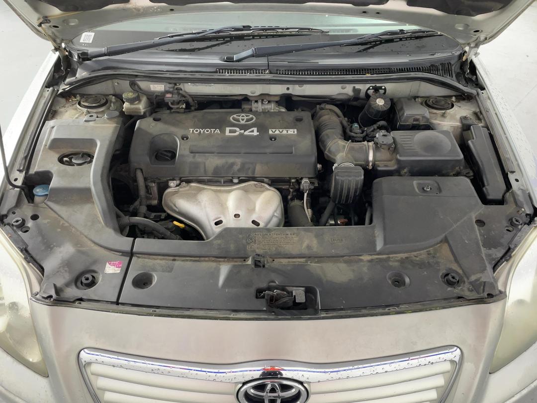 Photo '13' of Toyota Avensis