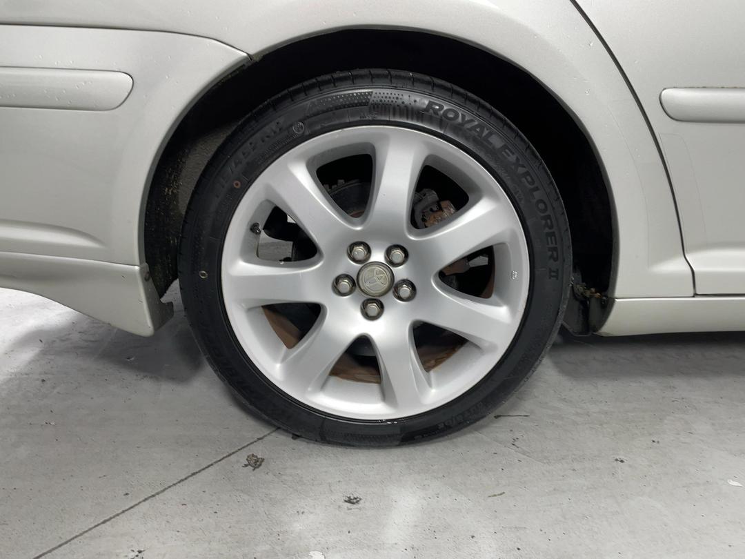 Photo '12' of Toyota Avensis