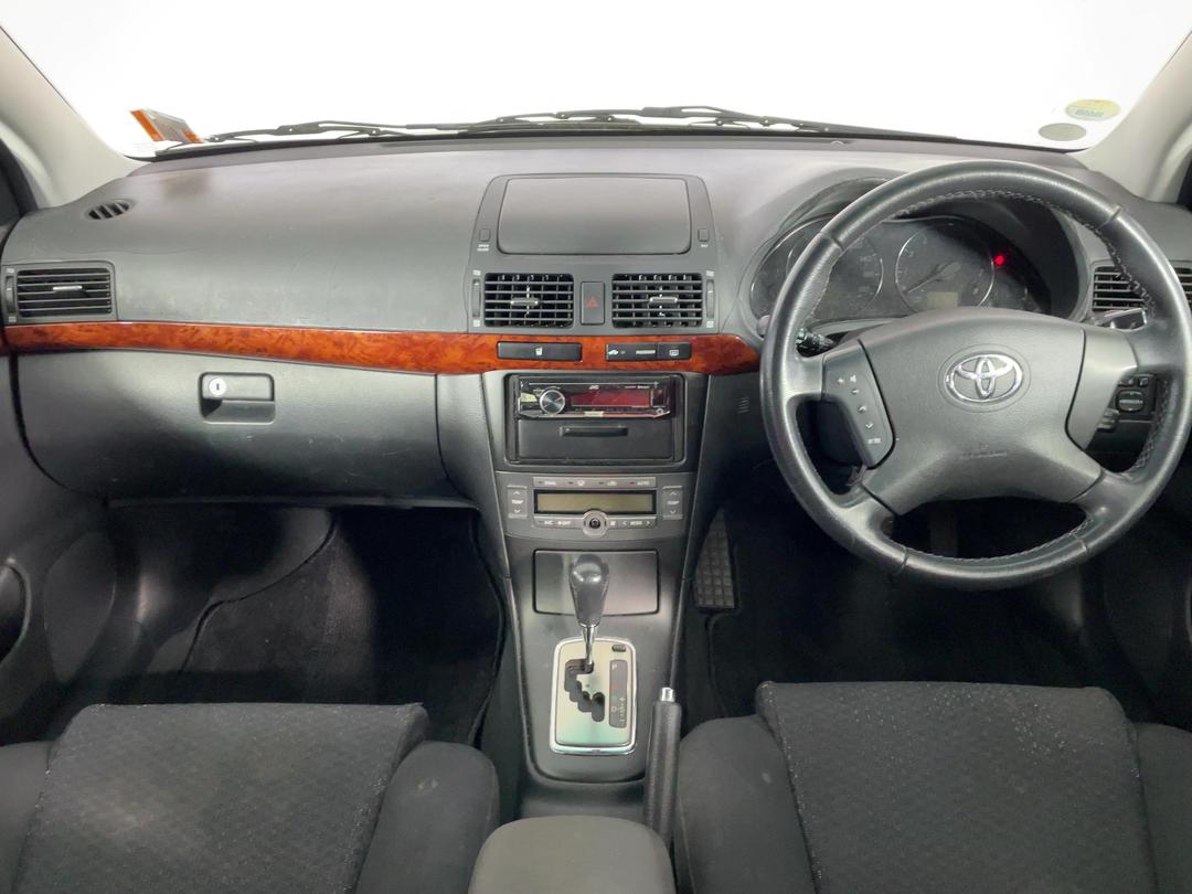 Photo '17' of Toyota Avensis