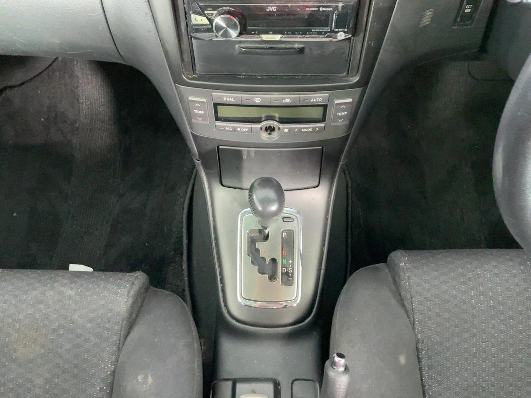 Photo '18' of Toyota Avensis