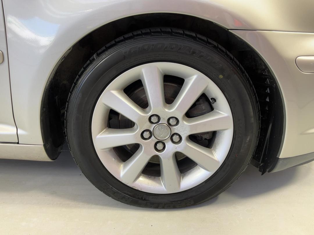 Photo '9' of Toyota Avensis