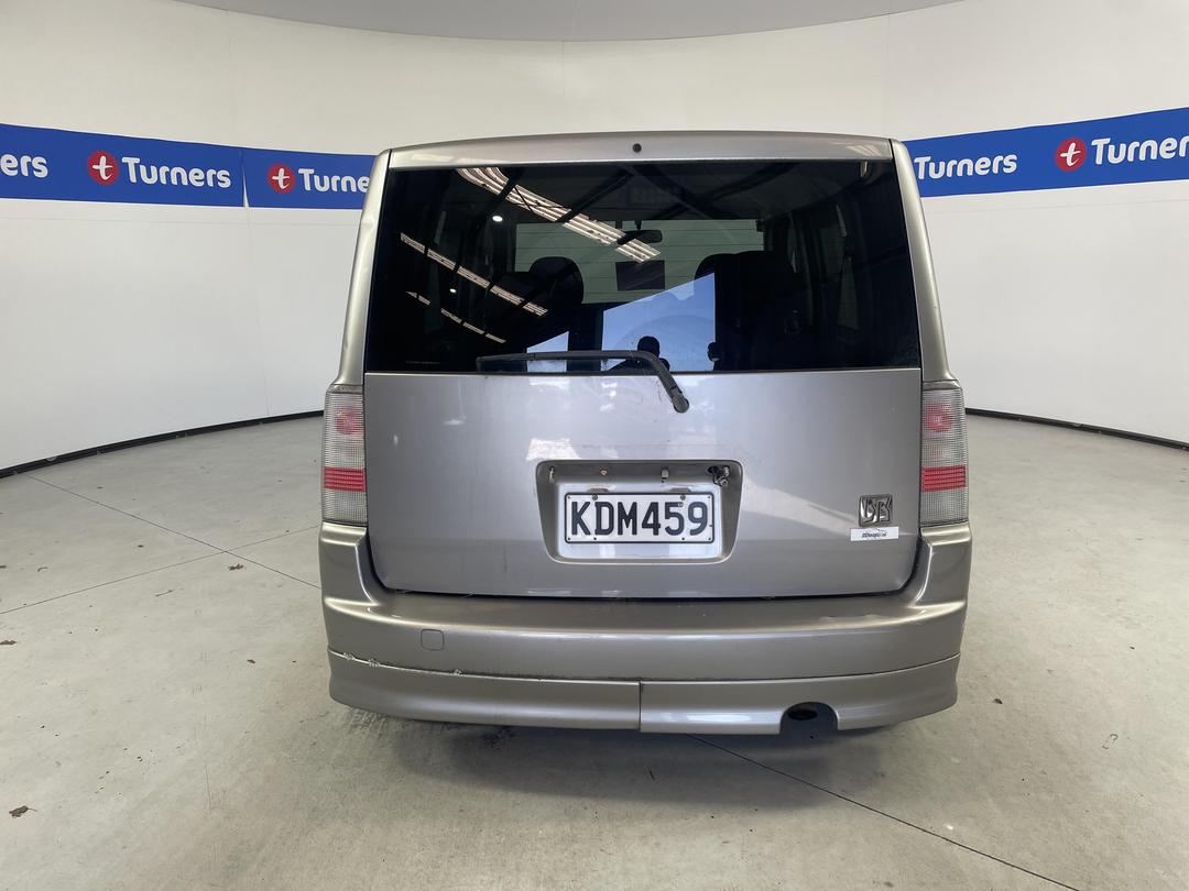 Photo '5' of Toyota BB