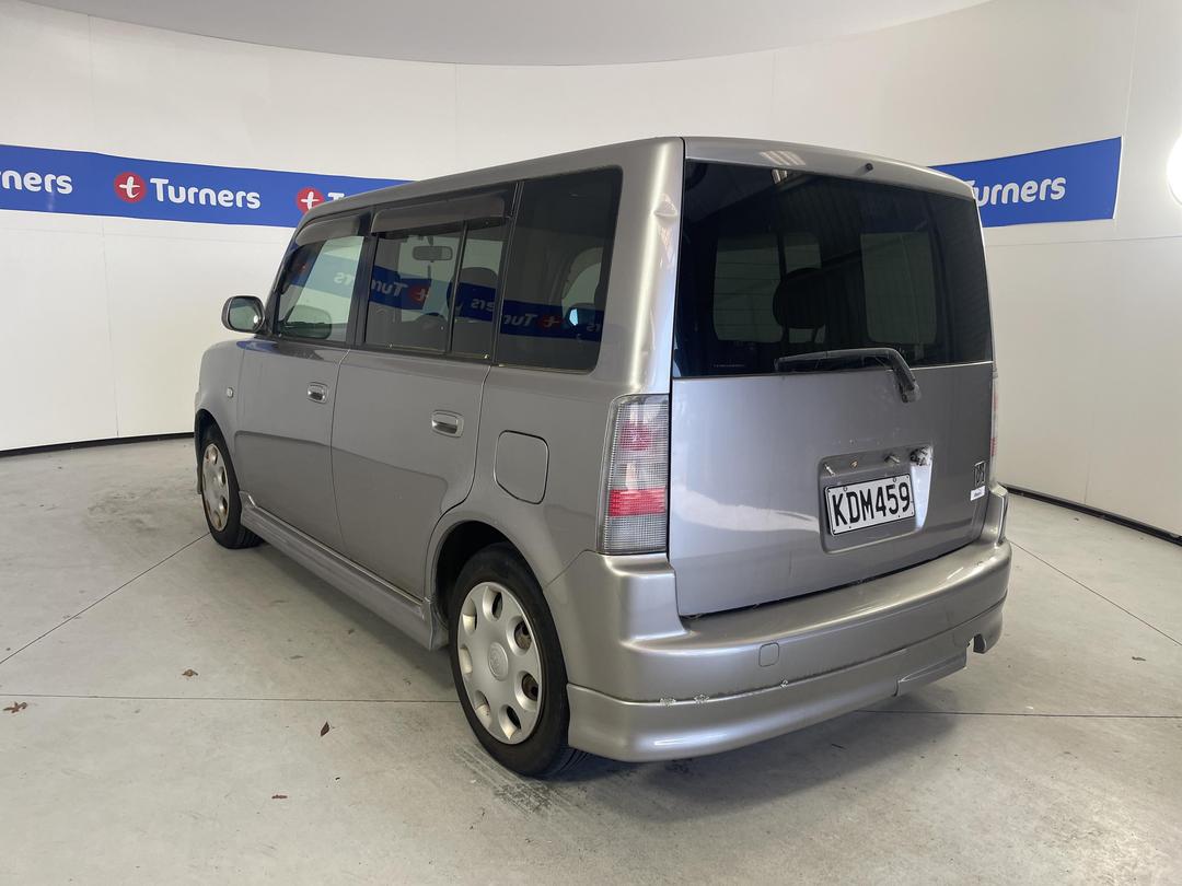 Photo '4' of Toyota BB