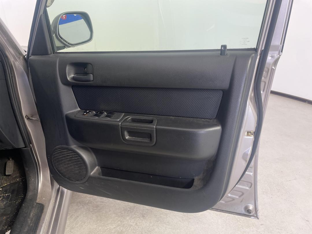 Photo '12' of Toyota BB