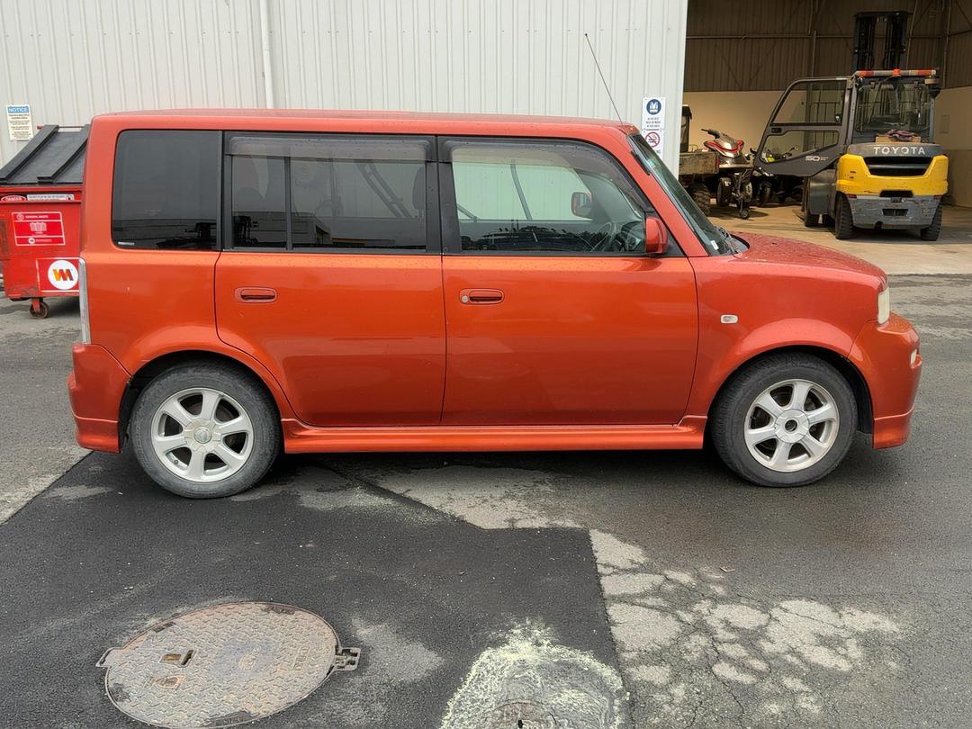Photo '8' of Toyota BB