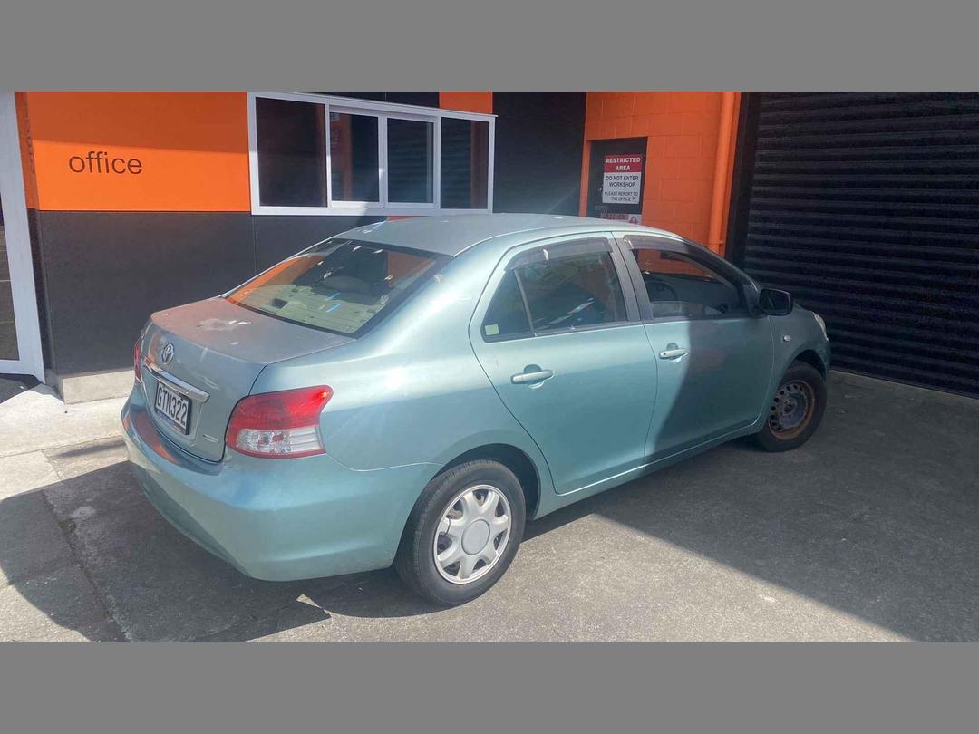Photo '4' of Toyota Belta Photo '4' of Toyota Belta