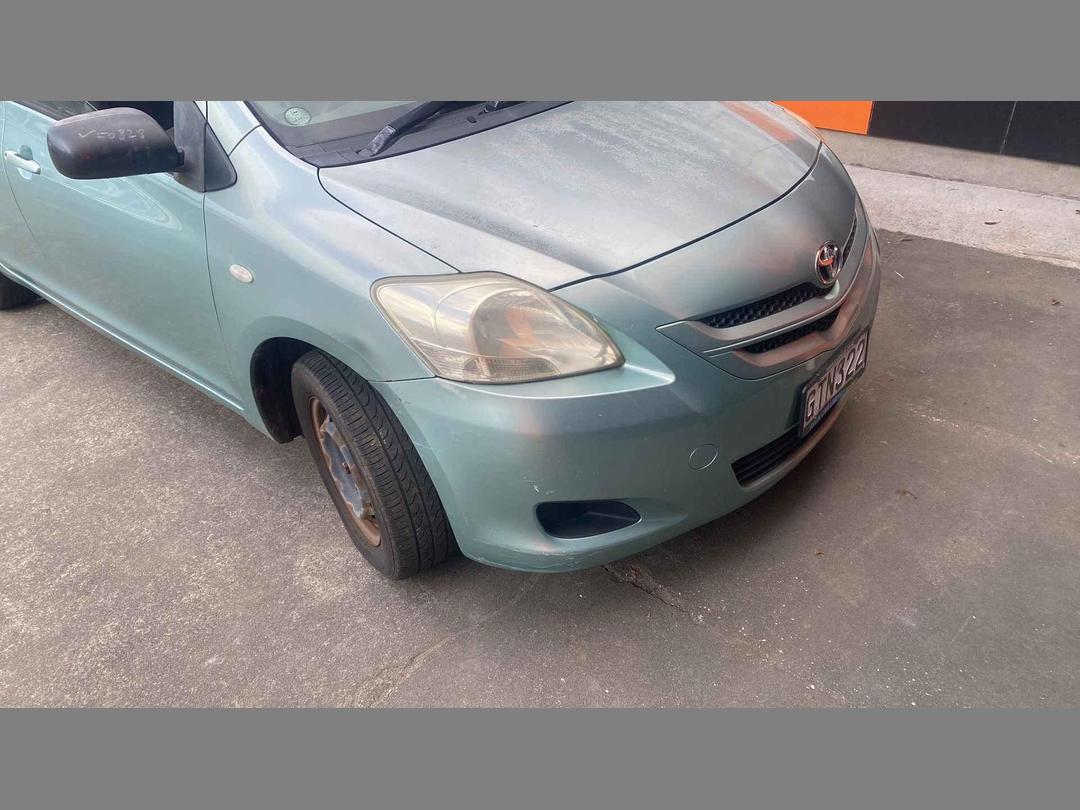 Photo '18' of Toyota Belta Photo '18' of Toyota Belta
