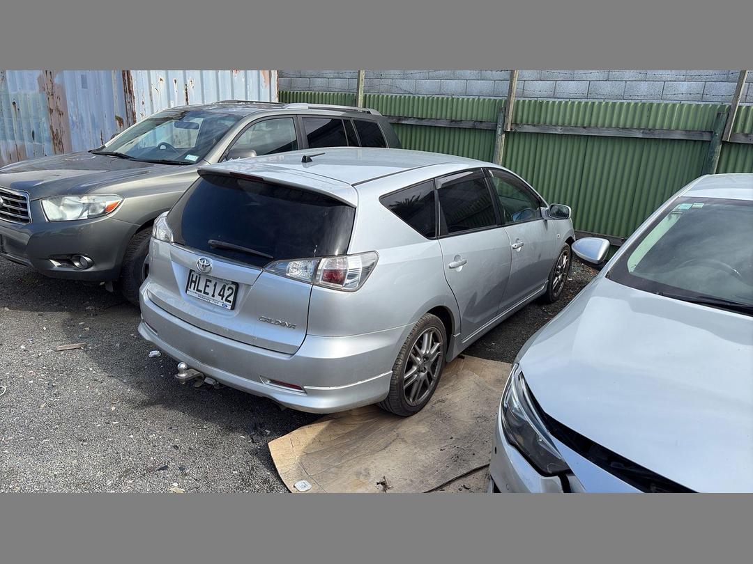 Photo '3' of Toyota Caldina Photo '3' of Toyota Caldina