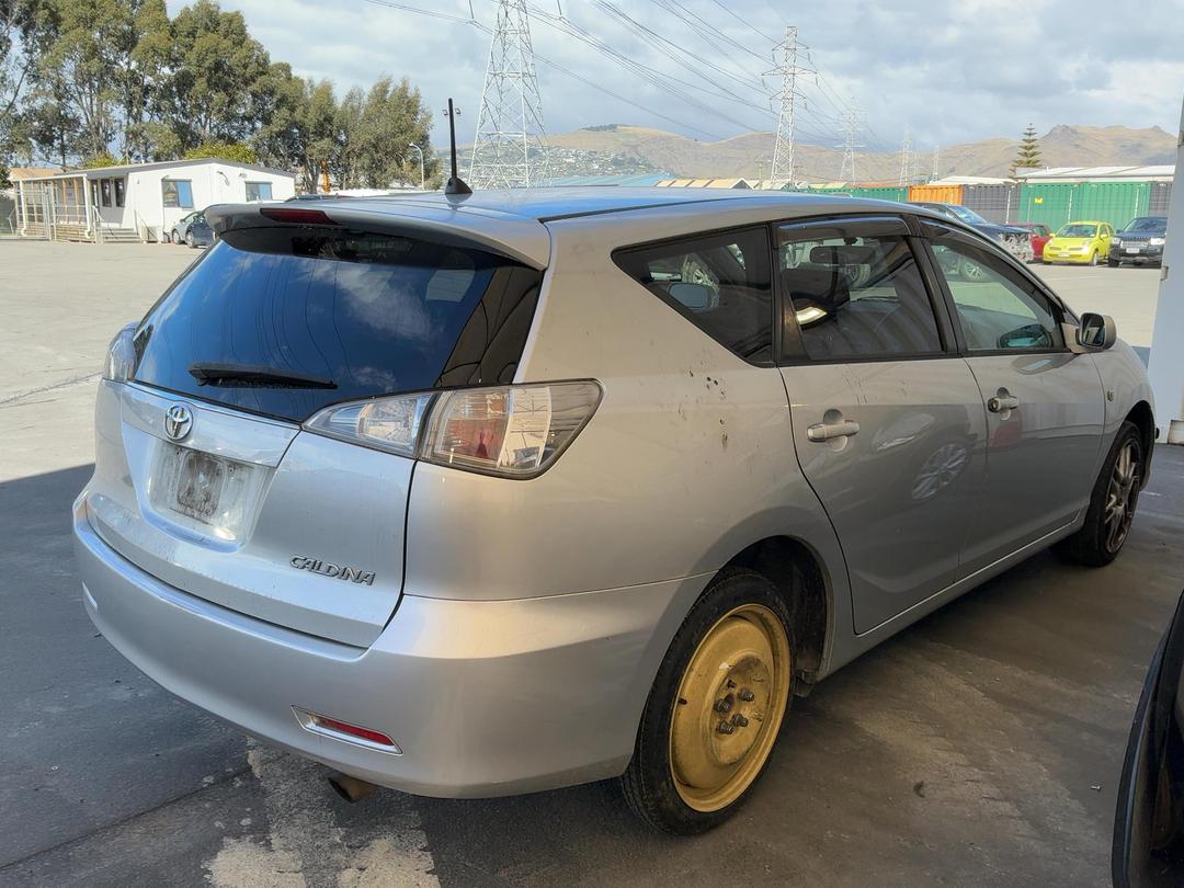 Photo '4' of Toyota Caldina Photo '4' of Toyota Caldina