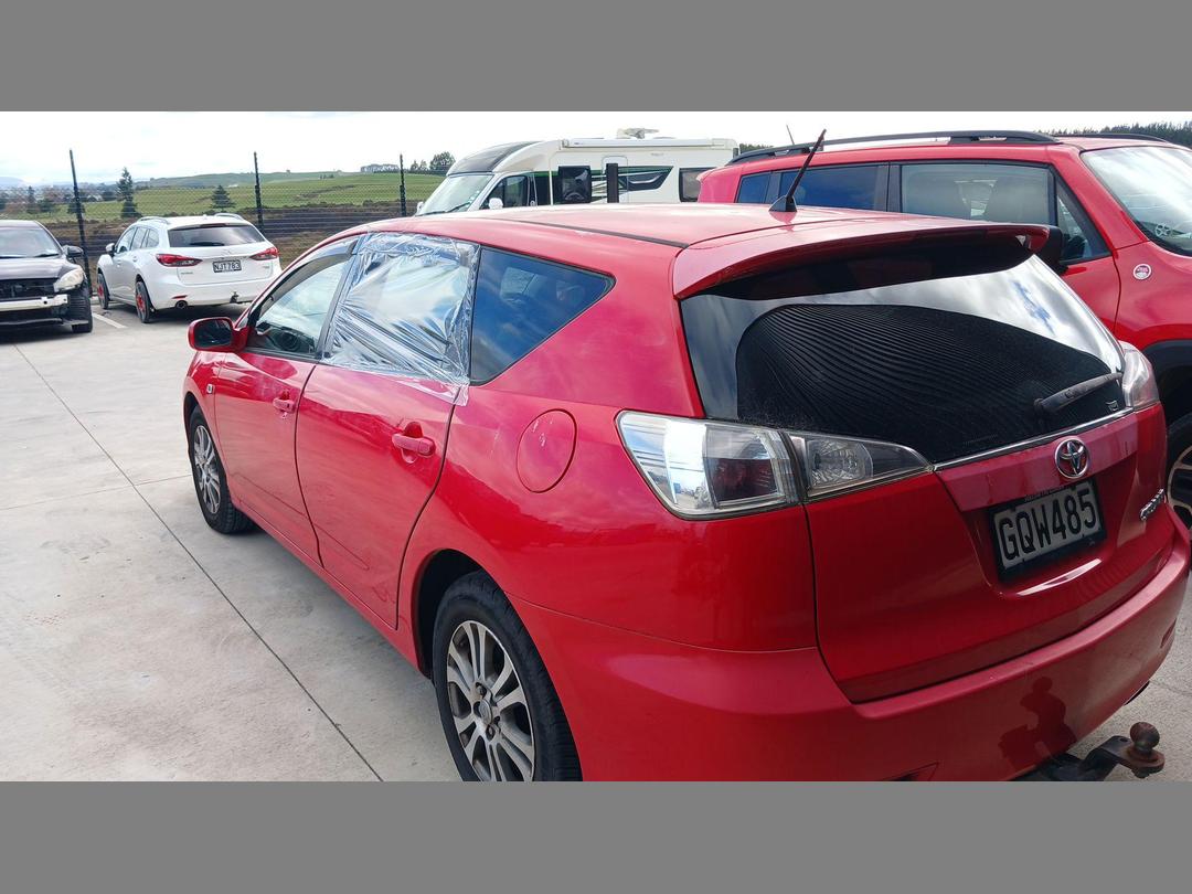 Photo '5' of Toyota Caldina Photo '5' of Toyota Caldina