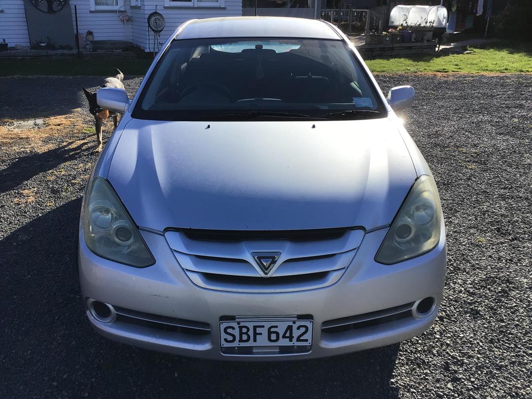 Photo '2' of Toyota Caldina Photo '2' of Toyota Caldina