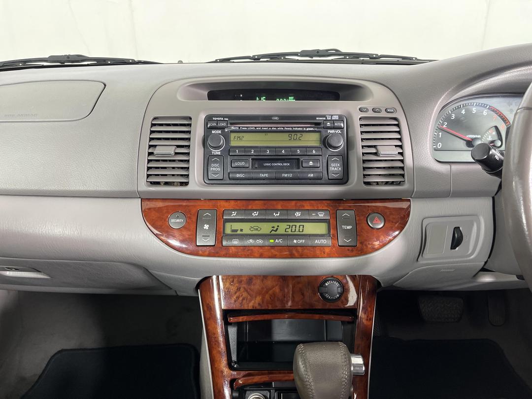 Photo '18' of Toyota Camry