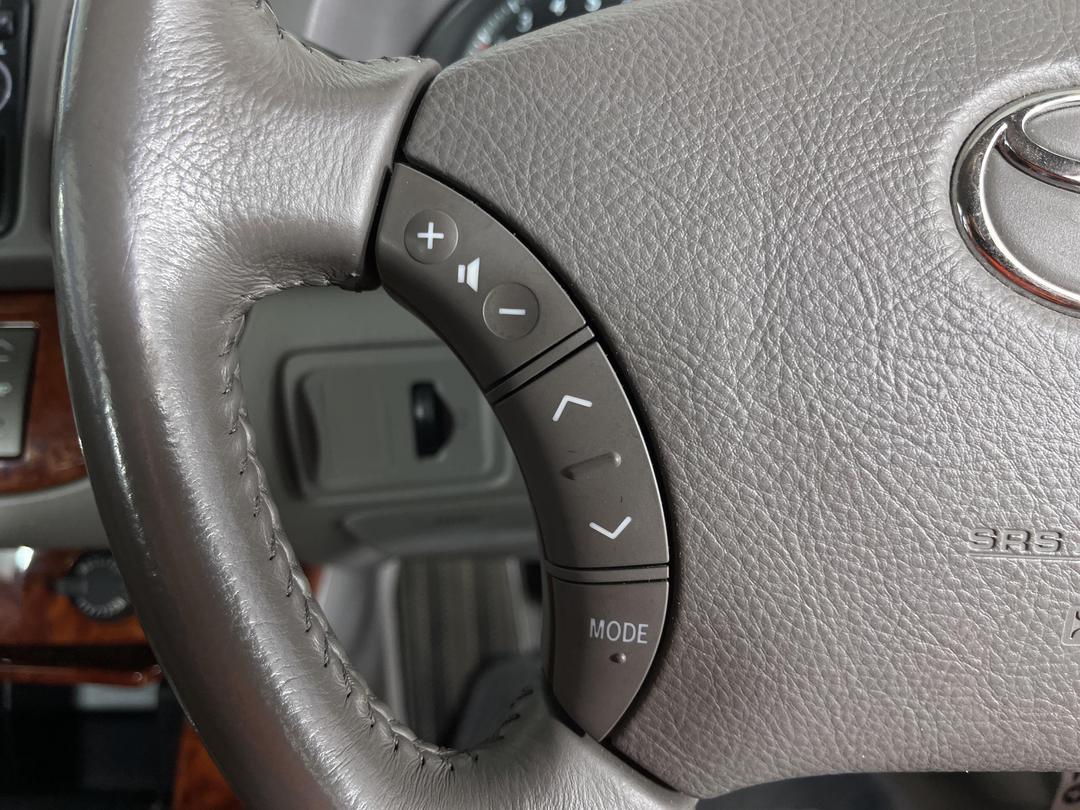 Photo '24' of Toyota Camry