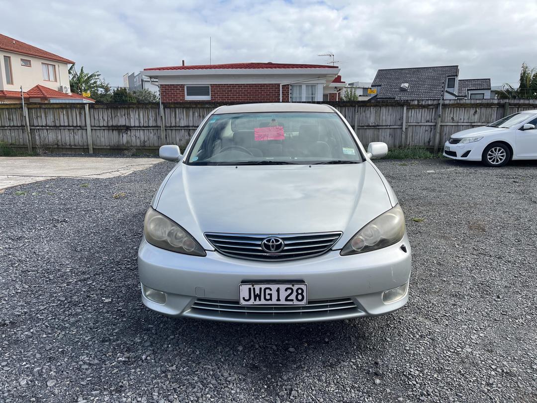 Photo '2' of Toyota Camry