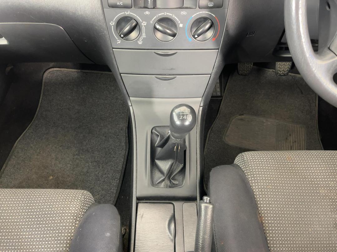 Photo '18' of Toyota Corolla