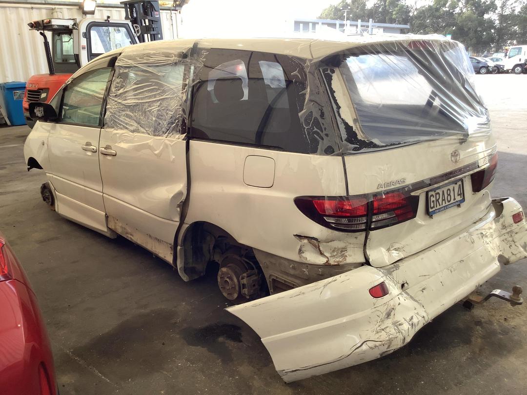 Photo '10' of Toyota Estima T-Aeras