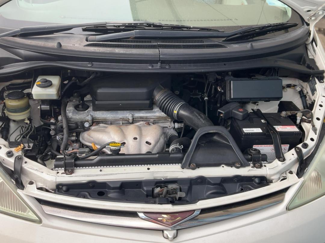 Photo '14' of Toyota Estima