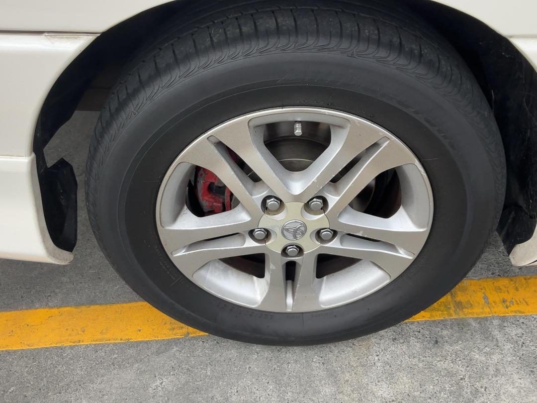 Photo '29' of Toyota Estima