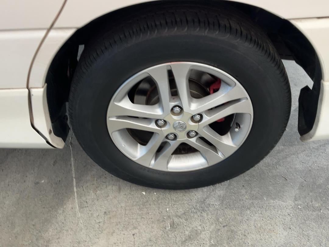 Photo '32' of Toyota Estima