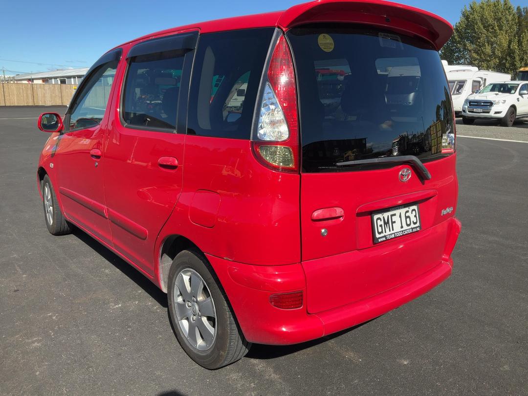 Photo '4' of Toyota Funcargo