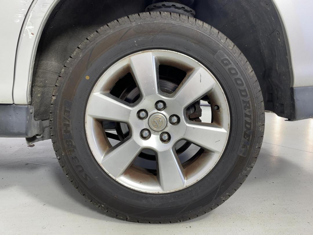 Photo '11' of Toyota Harrier