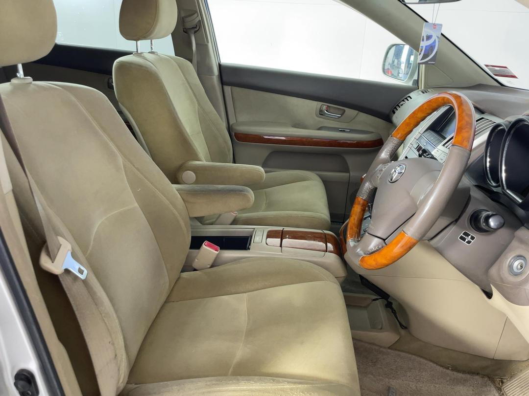 Photo '16' of Toyota Harrier