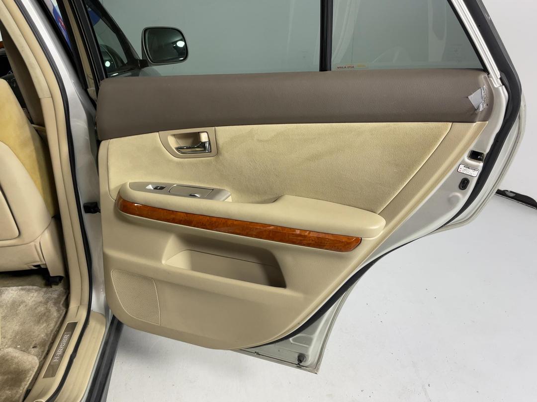 Photo '19' of Toyota Harrier